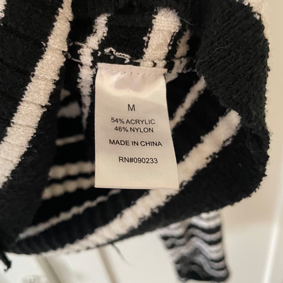 Striped Collared Cardigan - Picture 3 of 4